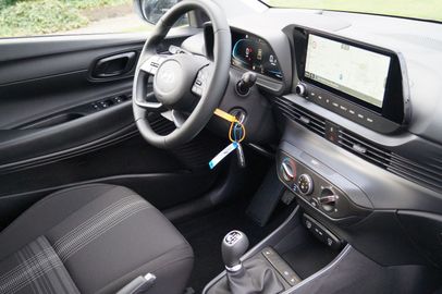 Car image 10