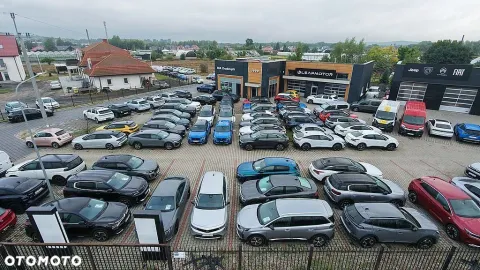 Car image 34