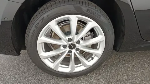 Car image 27