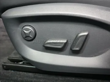 Car image 34