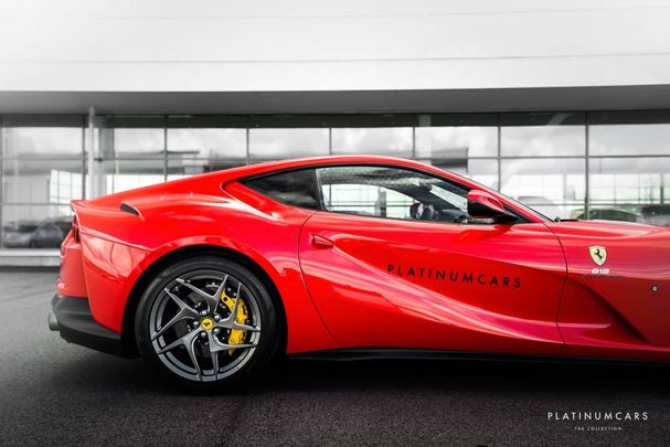 Ferrari 812 Superfast 588 kW image number 24