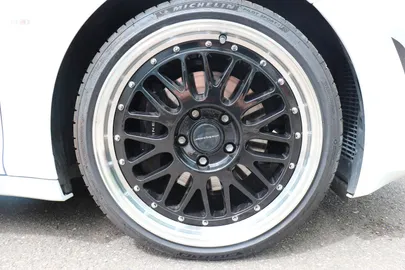 Car image 24