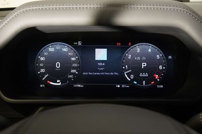 Car image 26