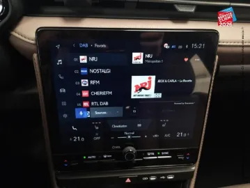 Car image 20