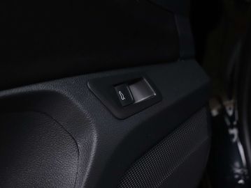 Car image 38