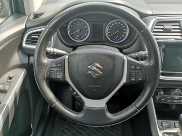 Car image 16