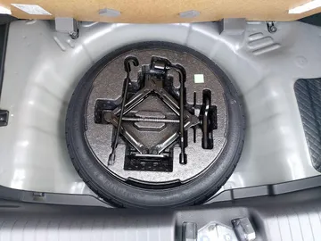 Car image 27