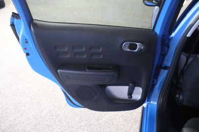 Car image 31