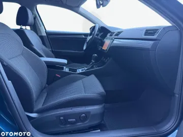 Car image 40