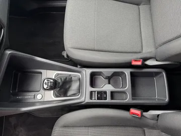 Car image 25
