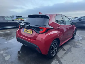 Car image 5