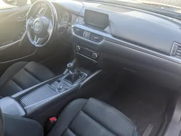Car image 30