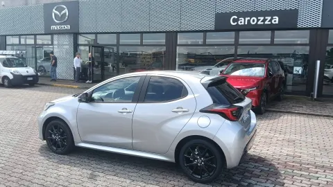 Car image 3