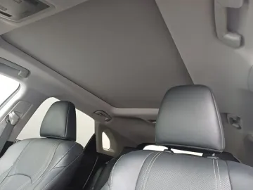 Car image 40