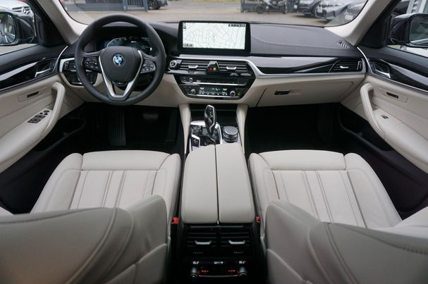 BMW 530 e 215 kW image number 11