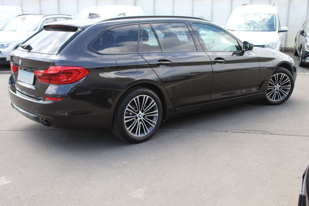 BMW 520d Touring xDrive Sport Line 140 kW image number 8