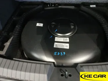 Car image 31