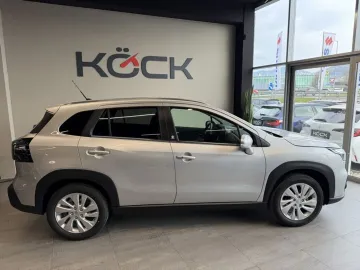 Car image 4