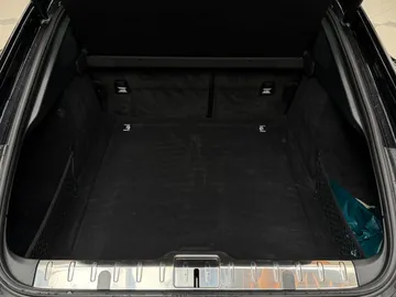 Car image 34