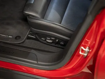 Car image 37
