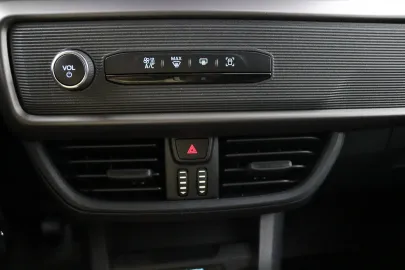 Car image 38