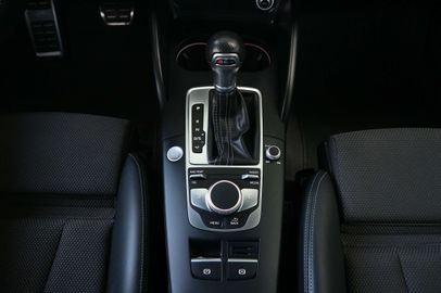 Car image 33