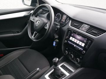 Car image 37