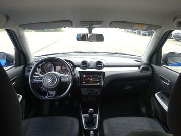 Car image 12