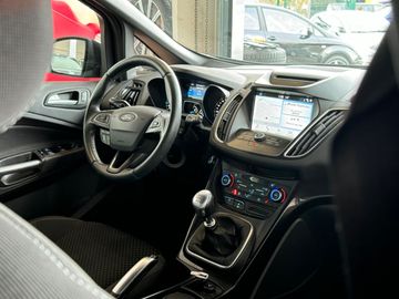 Car image 15