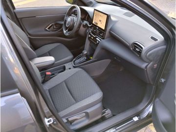 Car image 15