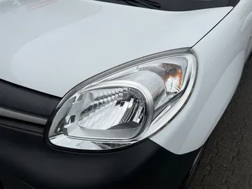 Car image 30