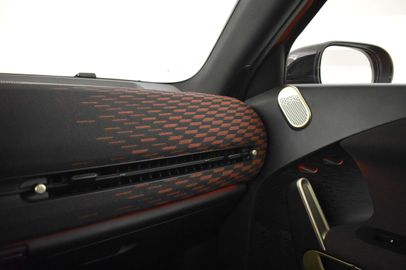 Car image 37