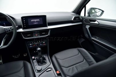 Car image 30