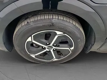 Car image 36