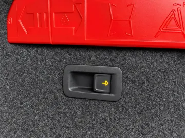 Car image 29