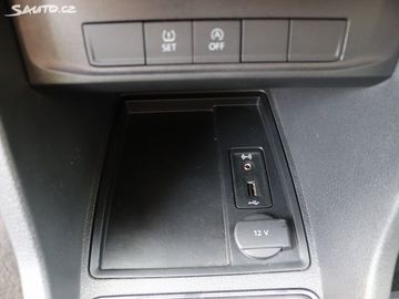 Car image 33