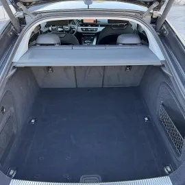 Car image 32