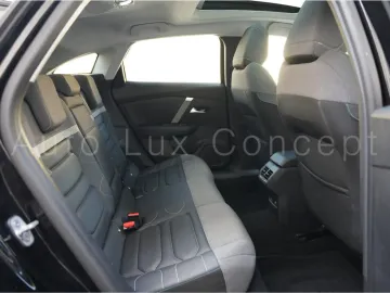 Car image 29