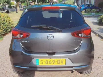 Car image 3