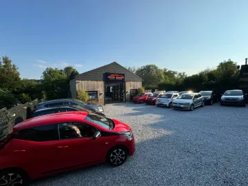 Car image 18