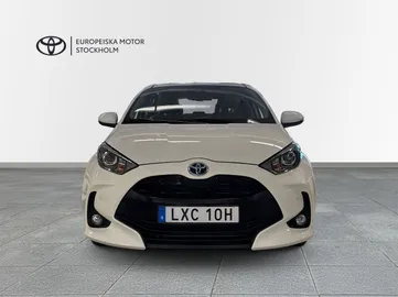 Car image 2