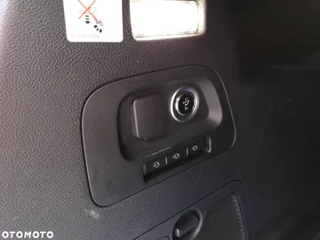 Car image 38