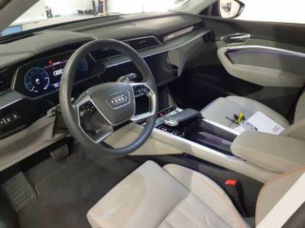 Audi Q8 55 e-tron 300 kW image number 4