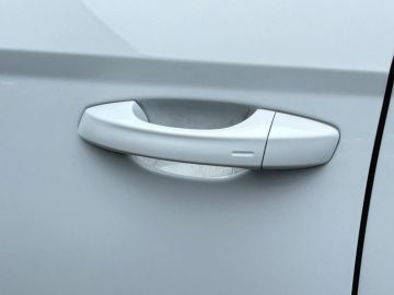 Car image 37