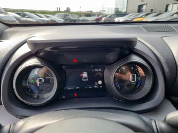 Car image 25