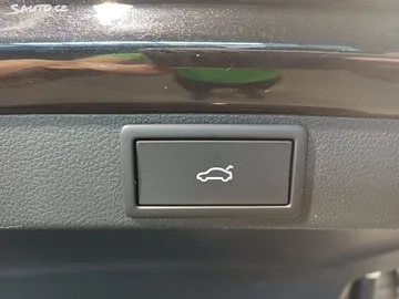 Car image 35