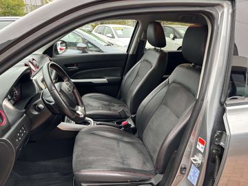 Car image 10