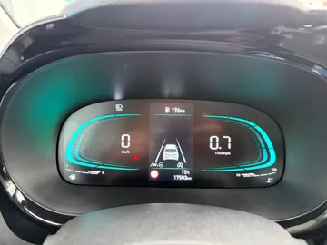 Car image 27