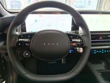 Car image 30