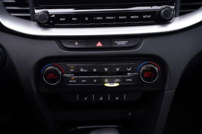 Car image 37